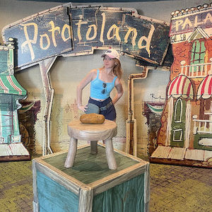 Meet your Posher, Nora